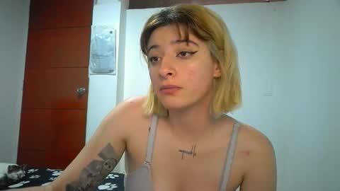 Mia-foster online show from May 1, 7:29 pm
