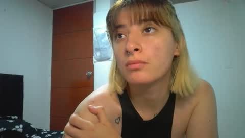 Mia-foster online show from May 9, 12:05 am