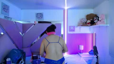  Mia  online show from November 24, 12:49 pm