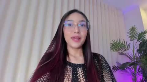 Snapshot of _miamonroee_ chatting on June 16, 10:34 pm Mia online show from June 16, 10:34 pm