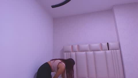 Mia  online show from February 14, 11:51 am