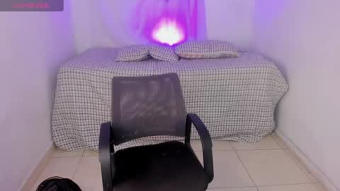 Mia online show from July 29, 8:40 pm
