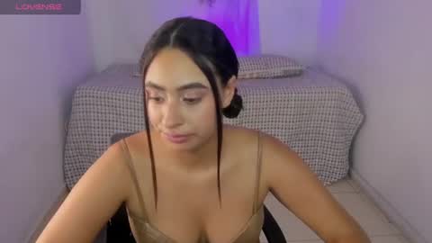 Mia online show from July 31, 9:25 pm
