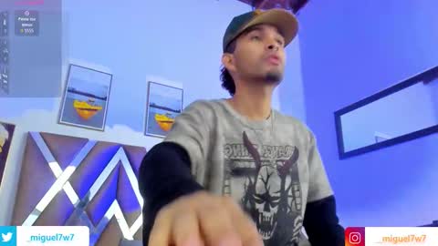 Snapshot of _miguel7w7 chatting on November 17, 2:34 pm miguel tomorrow from 200 pm Colombia to 1000 pm online show from November 17, 2:34 pm