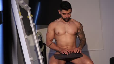 soy mike online show from December 5, 2:00 pm