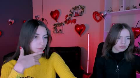 Snapshot of _mila_fire chatting on February 17, 9:50 am your Mila online show from February 17, 9:50 am