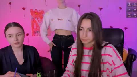 Snapshot of _mila_fire chatting on March 5, 10:11 am your Mila online show from March 5, 10:11 am