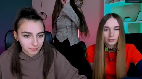 Snapshot of _mila_fire chatting on March 17, 9:56 am your Mila online show from March 17, 9:56 am