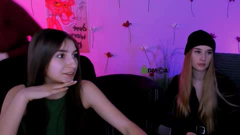 Snapshot of _mila_fire chatting on March 20, 10:09 am your Mila online show from March 20, 10:09 am
