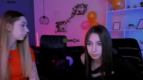 Snapshot of _mila_fire chatting on April 2, 8:23 am your Mila online show from April 2, 8:23 am