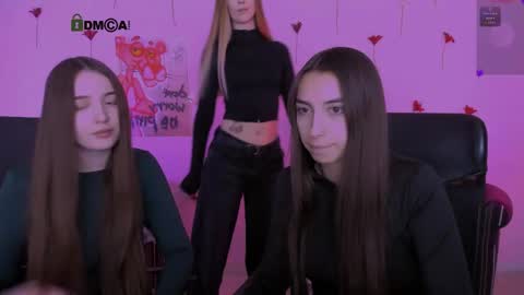 Snapshot of _mila_fire chatting on April 13, 8:53 am your Mila online show from April 13, 8:53 am