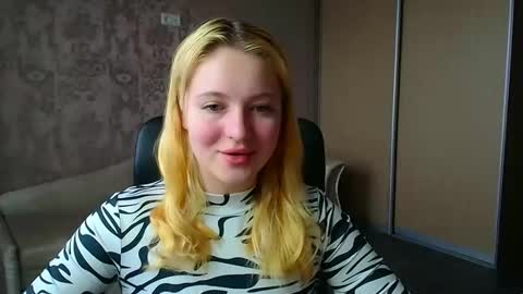 Snapshot of _mila_la_ chatting on February 26, 10:47 am Melanie online show from February 26, 10:47 am