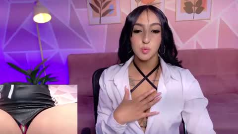 Call me Miley  online show from July 24, 8:29 pm