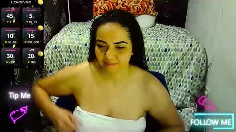Snapshot of _milf_naughty chatting on January 11, 8:08 am _milf_naughty online show from January 11, 8:08 am