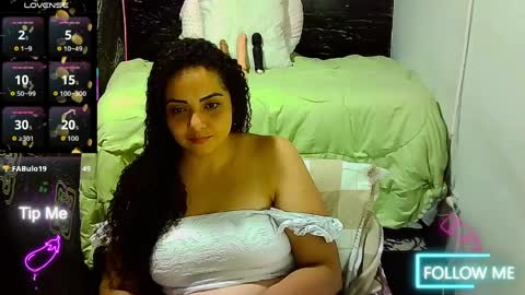 Snapshot of _milf_naughty chatting on April 1, 2:23 am _milf_naughty online show from April 1, 2:23 am