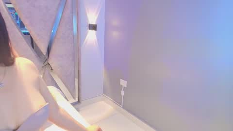 Snapshot of _mishell22 chatting on March 4, 2:56 pm _mishell22 online show from March 4, 2:56 pm