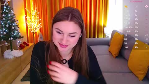 Mia online show from December 23, 1:13 pm