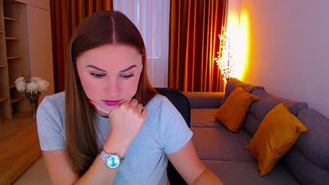 Mia online show from October 12, 6:12 am