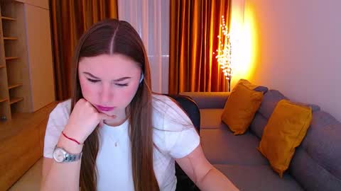 Snapshot of _miss_mia chatting on March 22, 7:23 am Mia online show from March 22, 7:23 am