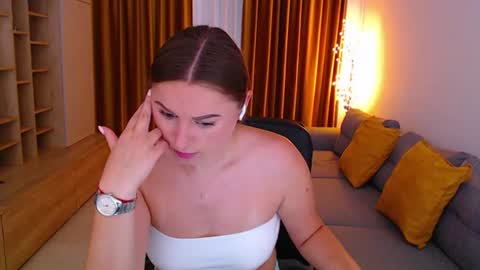 Mia online show from July 1, 7:32 am