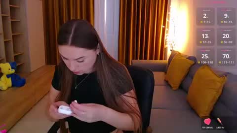 Mia online show from July 23, 7:50 am