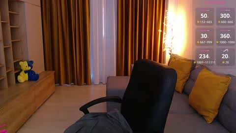 Mia online show from July 26, 5:15 am