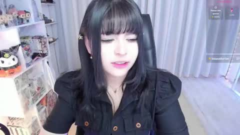 Snapshot of _misshoneyxx chatting on October 17, 4:15 am Hanna Idependent Model online show from October 17, 4:15 am