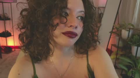 Snapshot of _missmariaa_ chatting on April 24, 7:05 pm Mara Independent model online show from April 24, 7:05 pm
