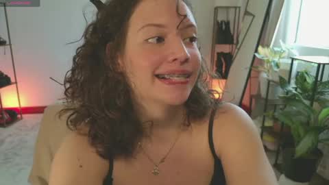 Snapshot of _missmariaa_ chatting on May 1, 7:07 pm Mara Independent model online show from May 1, 7:07 pm