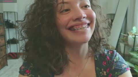 Snapshot of _missmariaa_ chatting on June 4, 6:14 pm Mara Independent model online show from June 4, 6:14 pm