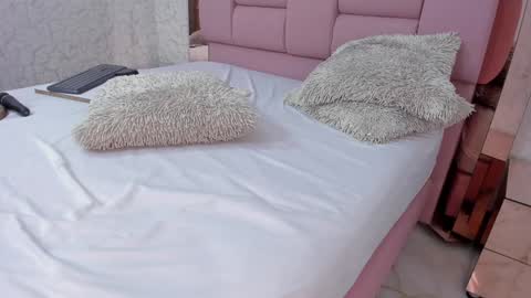 _molly_rosse_ online show from January 3, 4:06 pm