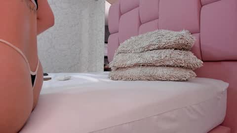 _molly_rosse_ online show from January 11, 4:03 pm