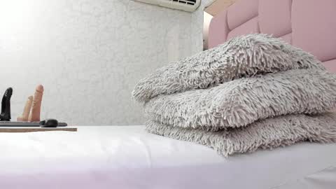 _molly_rosse_ online show from March 8, 3:45 pm