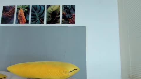 _molly_rosse_ online show from October 6, 12:13 pm