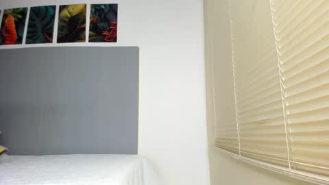 _molly_rosse_ online show from November 18, 12:20 pm