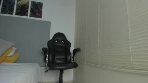 _molly_rosse_ online show from February 16, 12:12 pm