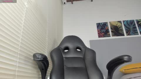 Snapshot of _molly_rosse_ chatting on April 9, 11:59 am _molly_rosse_ online show from April 9, 11:59 am
