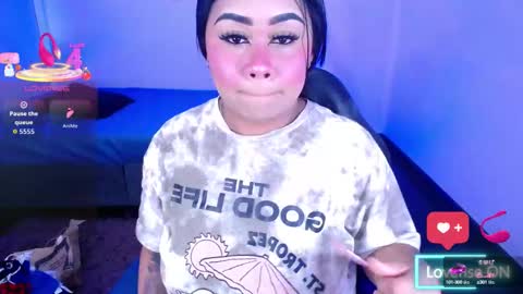 nahomi  online show from October 12, 1:59 am