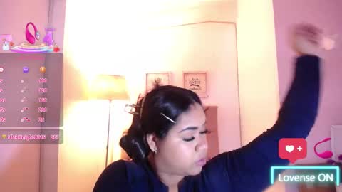 nahomi  online show from October 15, 9:26 pm