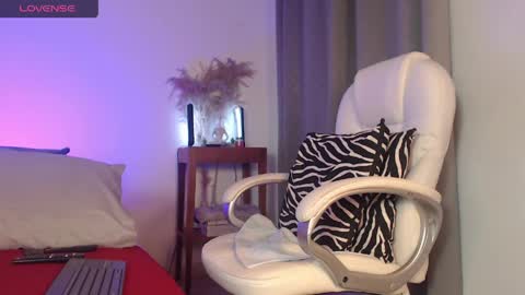 Snapshot of _naia_ross1 chatting on April 26, 9:12 pm Naia Ross online show from April 26, 9:12 pm