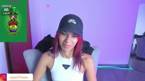 Snapshot of _nana777 chatting on October 19, 3:40 am Nana online show from October 19, 3:40 am