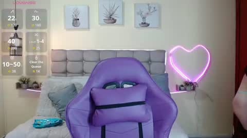 _naomi_s online show from June 14, 1:46 pm