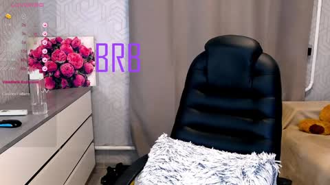 Megan online show from December 19, 9:18 am