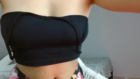 _nayade_ online show from February 22, 2:28 am