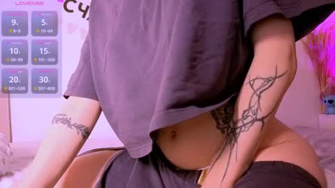 Snapshot of _ni_kiss chatting on May 2, 1:49 pm Nika online show from May 2, 1:49 pm