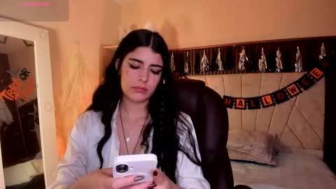 Niah  You can call me Ni or cutie haha online show from October 28, 8:33 pm