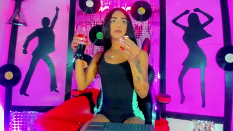 Nicky  Please help me with your thumbs up its importan online show from December 14, 1:28 am