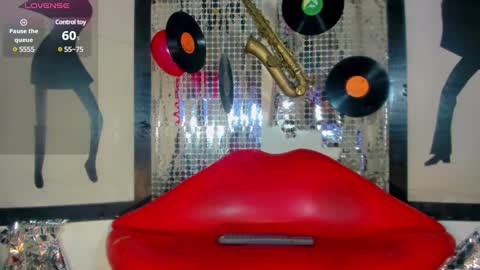 Nicky  Please help me with your thumbs up its importan online show from February 17, 10:47 pm