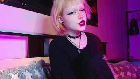 Snapshot of _nicole_meow_ chatting on December 3, 11:47 pm Nicole online show from December 3, 11:47 pm