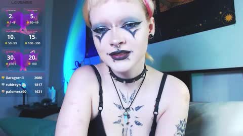 Snapshot of _nicole_meow_ chatting on December 14, 2:06 am Nicole online show from December 14, 2:06 am